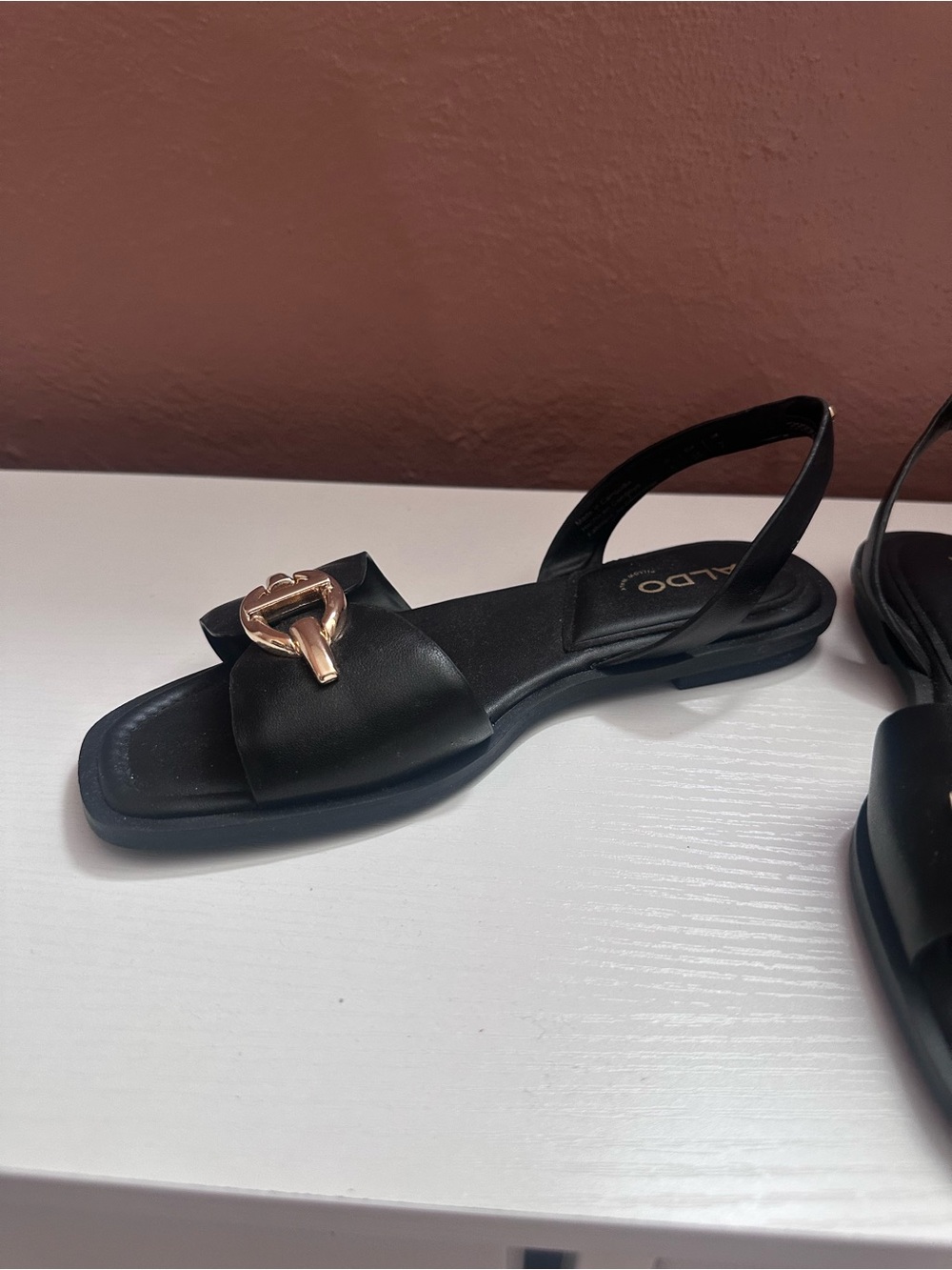 Aldo Flex Black Slingback Sandals Gold Hardware Size 5